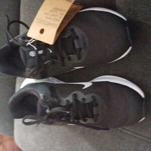 Nike shoes New with tag